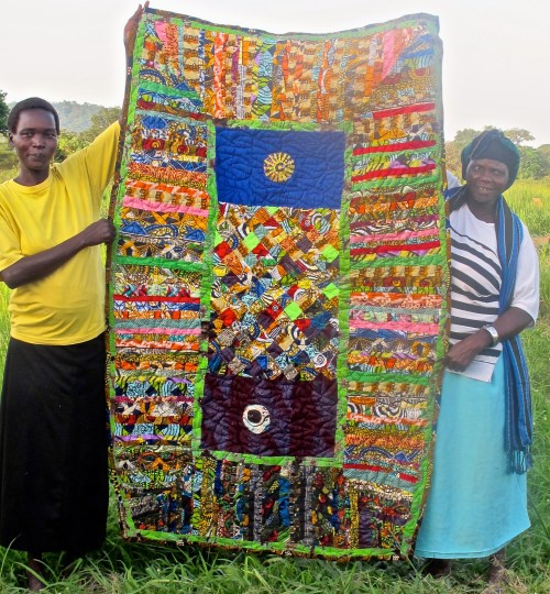 A day and night quilt from Lakot Aness. Look at all that work!